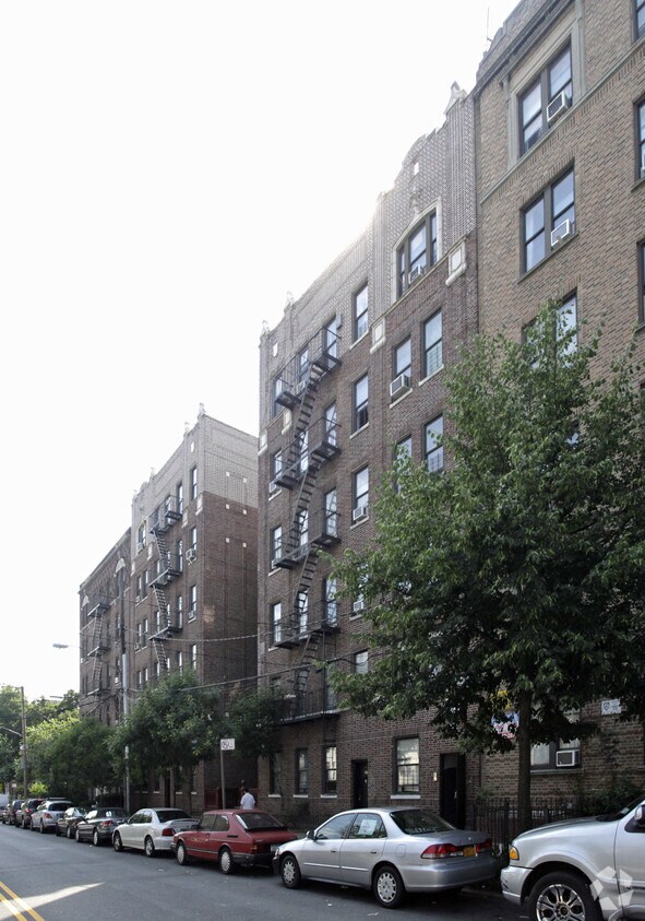 Foto del edificio - 2956 Bainbridge Ave