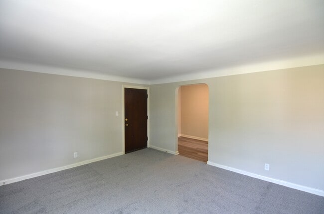 Building Photo - 6615 Bantry Ave
