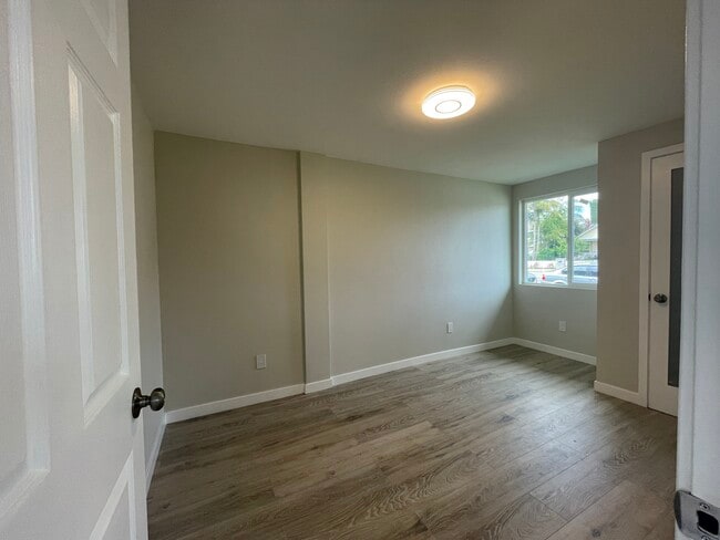 Building Photo - 5502 Fernhill Cir