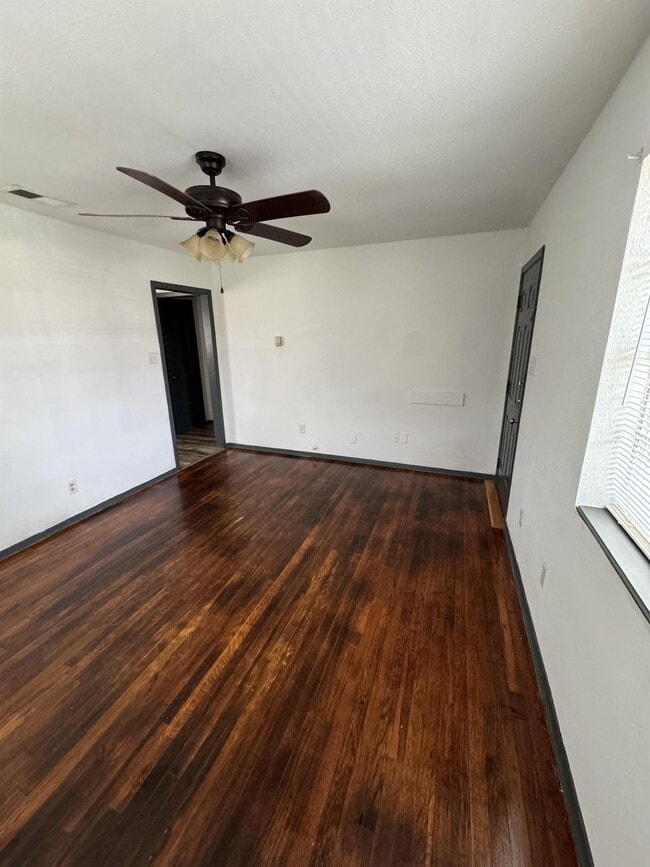 Foto del edificio - 1806 Mulford St