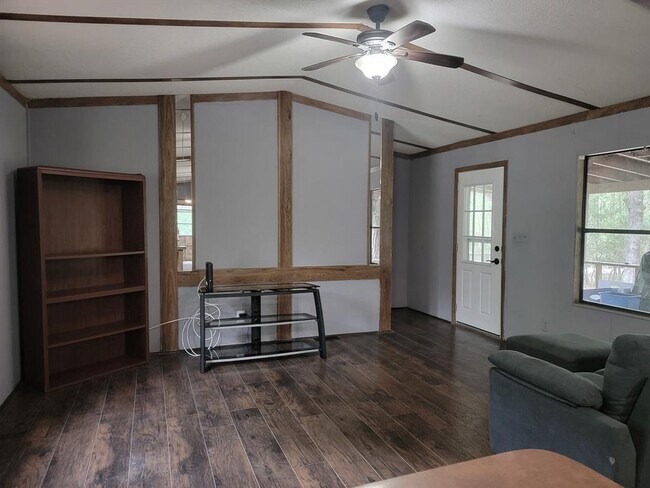 Foto del edificio - 124 Mockingbird Ln