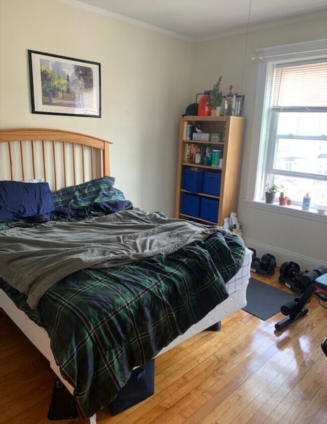 Building Photo - 14 Centre St