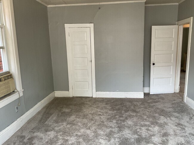 Foto del edificio - 3 br, 1 bath House - 1942 ZARKER ST