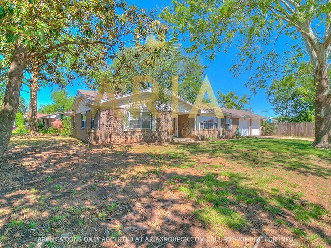 Building Photo - Spacious West Norman 3 Bed 2 Bath!!