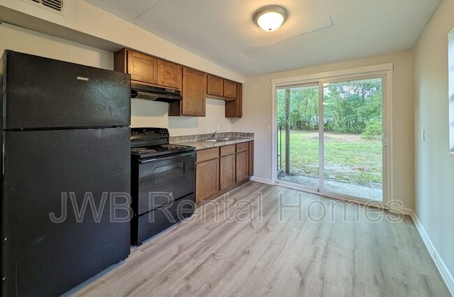 Building Photo - 2862 8th St W