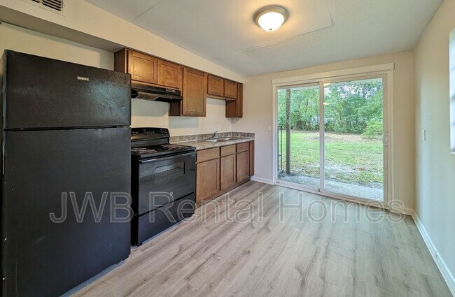 Foto del edificio - 2862 8th St W