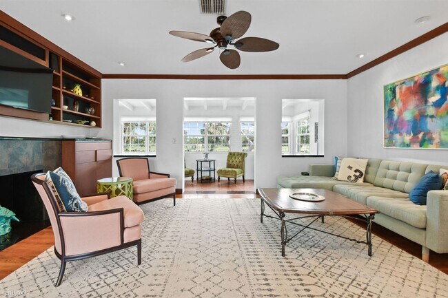 Foto del edificio - 2 br, 2.5 bath House - 1219 N Lakeside Dr