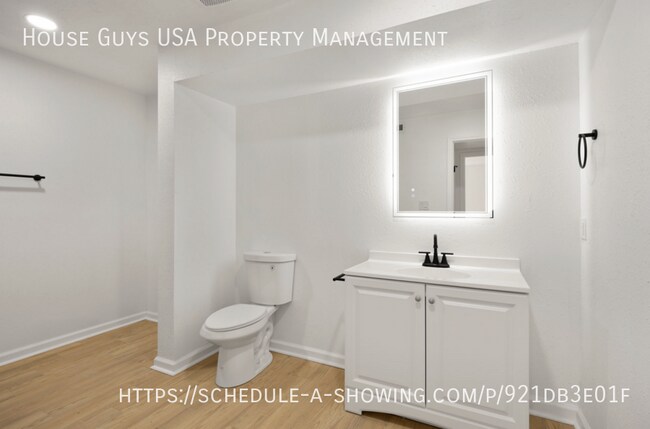 Foto del edificio - 9715 E 35th Terrace S