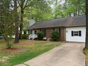Building Photo - 504 Musket Dr