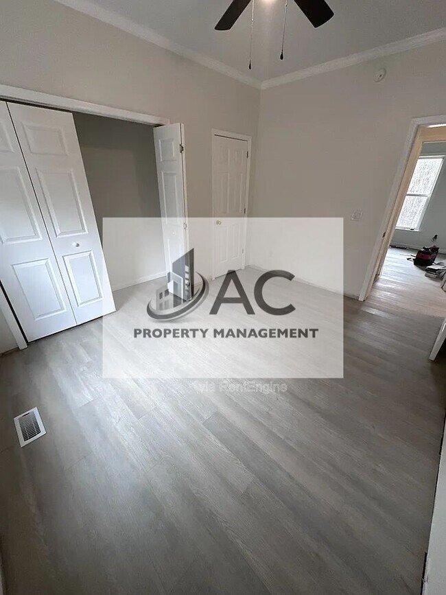 Foto del edificio - 52 Smith Lake Rd