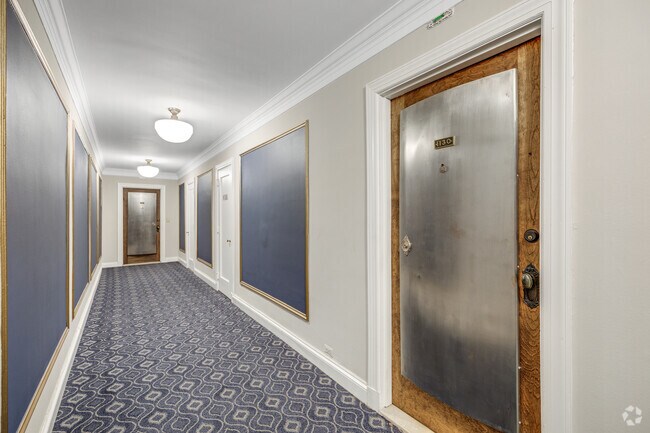 Building Photo - 15 E Kirby St