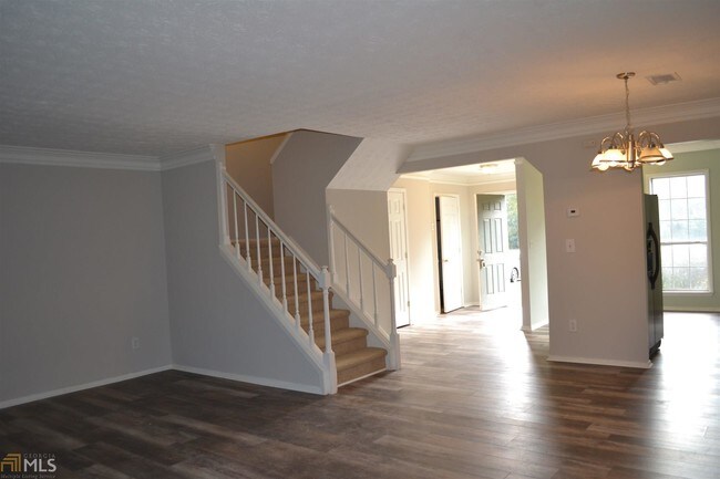 Foto del edificio - 6211 Summit Trail