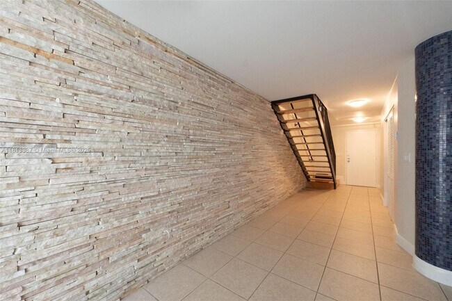 Foto del edificio - 2977 McFarlane Rd
