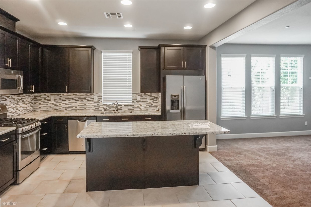Foto principal - 4 br, 3 bath House - 916 Lyon Pl