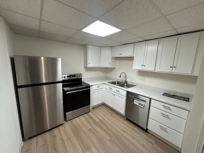 Building Photo - 1231 N Galena Ave