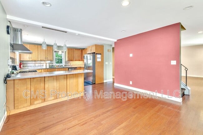 Foto del edificio - 84 Crestview Ave