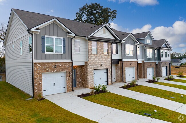 Building Photo - The Collection Tate Bend