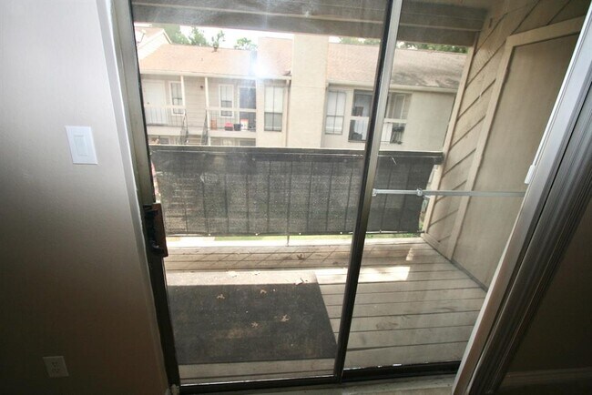 Foto del edificio - 17331 Red Oak Dr