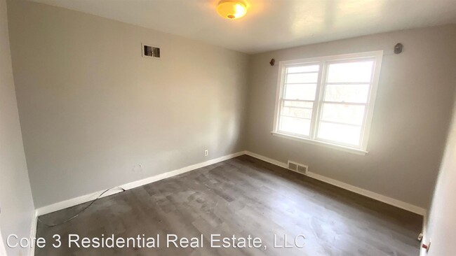 Foto del edificio - 3 br, 1 bath House - 817 W. Ridge Road