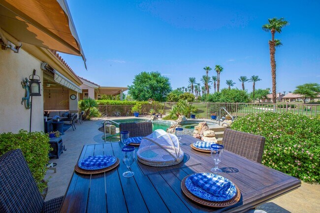 Foto del edificio - 37905 Pineknoll Ave