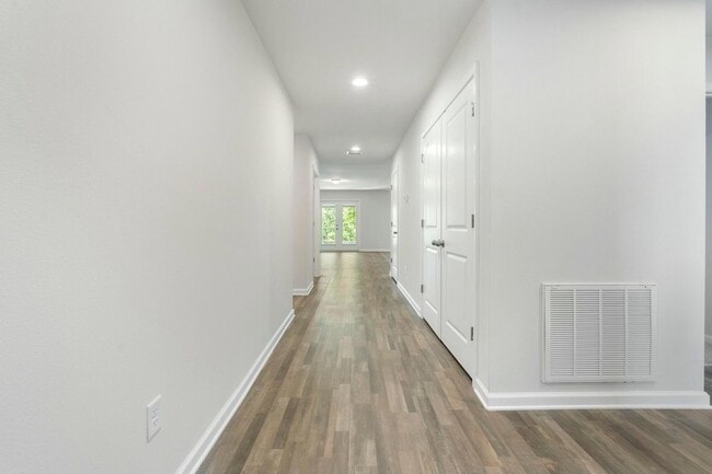 Foto del edificio - 610 Riverwalk Cir