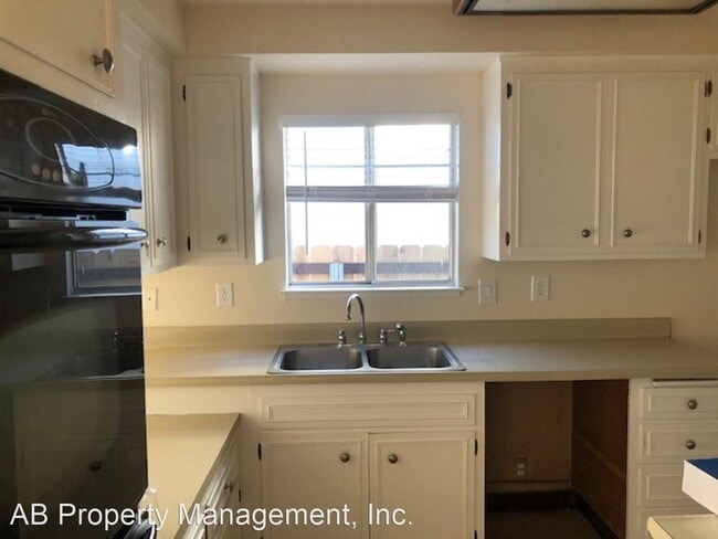 Building Photo - 3 br, 2 bath House - 845 Sunset Drive