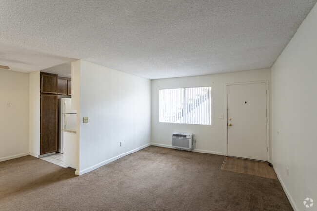 1 BR, 1 BA - 615 SF - Ashwood Apartments