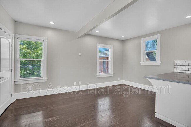Building Photo - 639 Carolina St