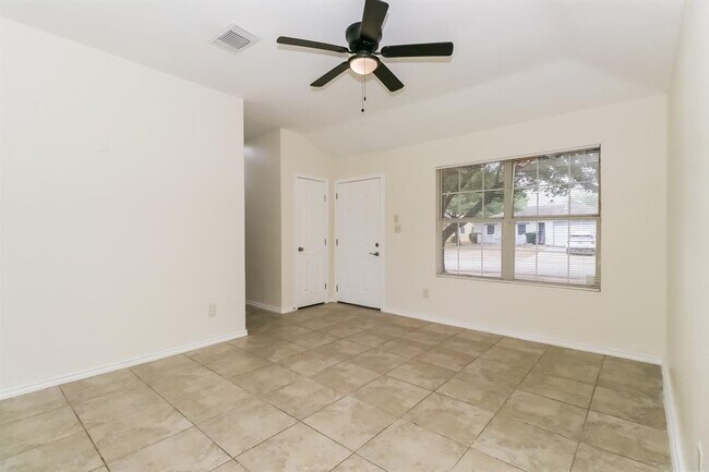 Building Photo - 11612 Gemmer St