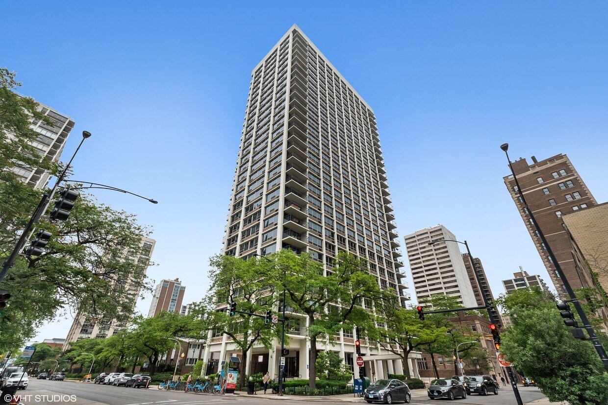Foto principal - 88 W Schiller St