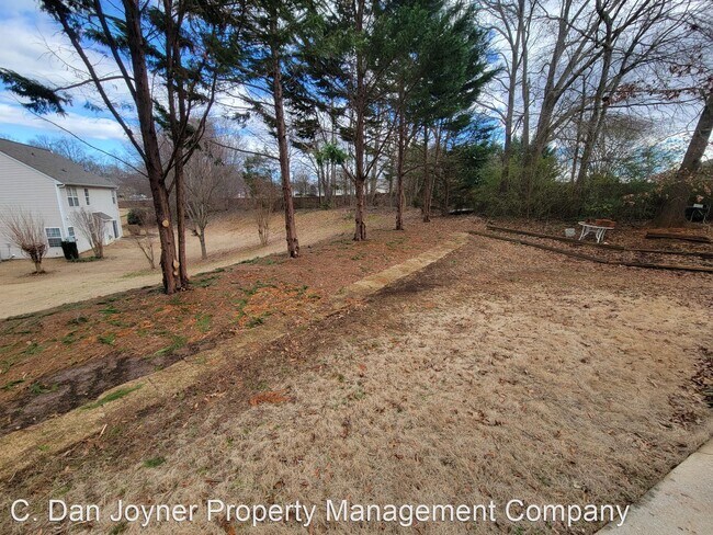 Building Photo - 4 br, 2.5 bath House - 111 Circle Grove Ct
