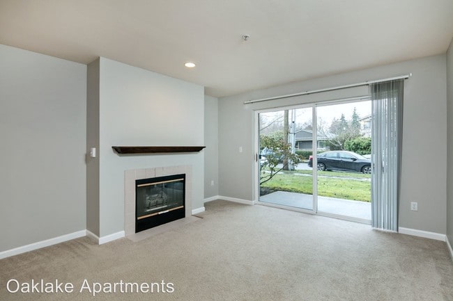 Building Photo - 9527 Interlake Ave N
