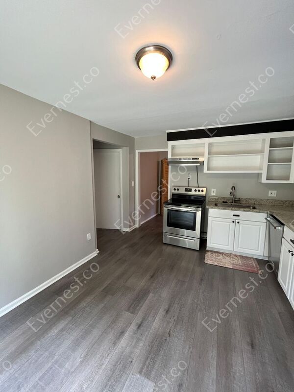 Building Photo - 7275 Vivian St