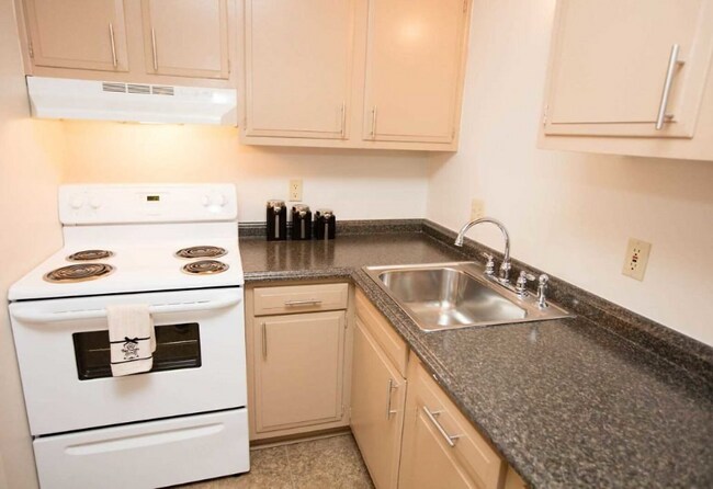 Foto del edificio - 2647 Eastgate Rd