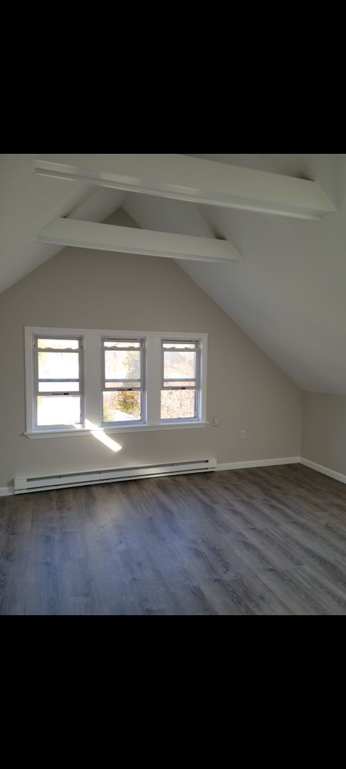 Building Photo - 15 Clearview Avenue