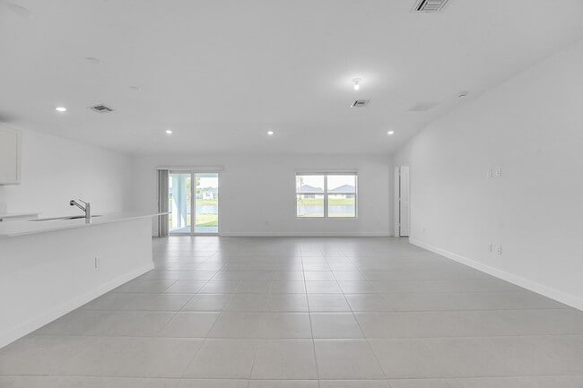 Foto del edificio - 6394 Windwood Wy