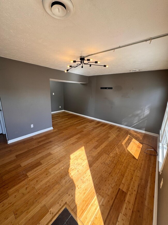 Building Photo - 285 Osage Ct