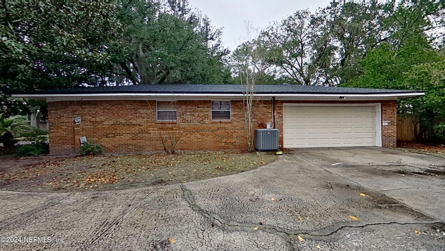 Building Photo - 3995 Cross Creek Rd