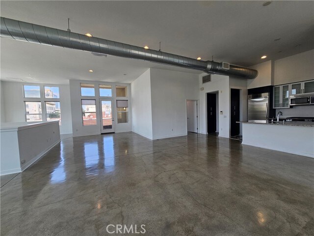 Foto principal - 291 N Sycamore St