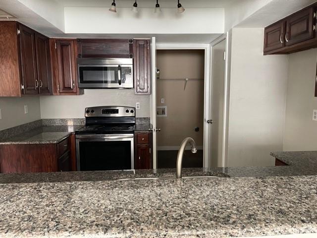 Foto del edificio - 838 Creekside Dr