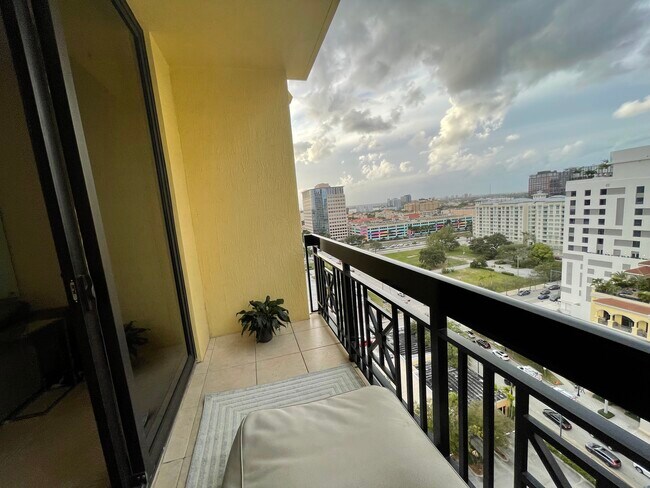 Foto del edificio - 801 S Olive Ave