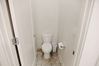 Townhome Master toilet - Winding Springs