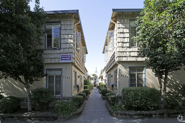 Building Photo - Kenwood Apartments