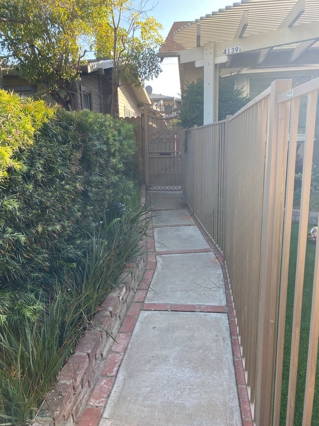 Foto del edificio - 4139 Jackson Ave