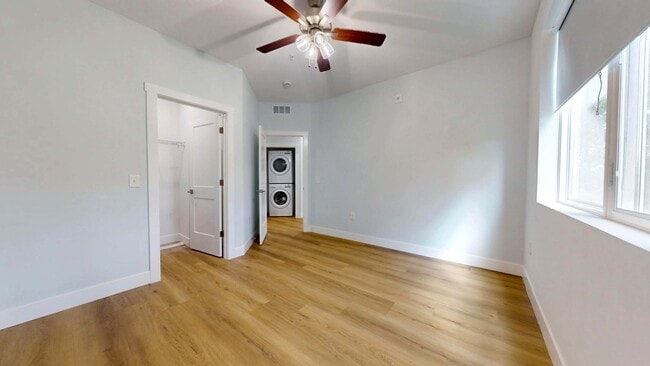 Interior Photo - 2414 N Neil