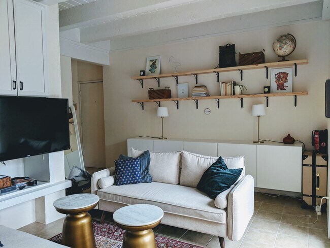 Foto del edificio - 1111 W 46th St