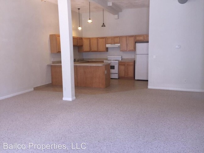 Building Photo - 1410 Eisenhower Rd