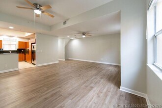 Building Photo - 2326 Vintage Cir