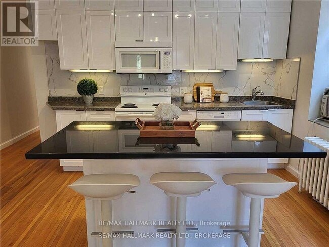 Building Photo - 8 Bonfield Ave