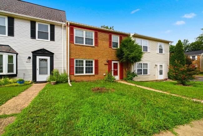 Beautifully Refreshed 3BR Townhome with Private Fenced Backyard in Brandy Station - Beautifully Refreshed 3BR Townhome with Private Fenced Backyard in Brandy Station